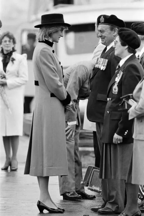 Framed Print : Prince Charles, Prince of Wales and Diana, Princess of Wales visit Prince Edward Island Framed Print : Prince Charles, Prince of Wales and Diana, Princess of Wales visit Prince Edward Island