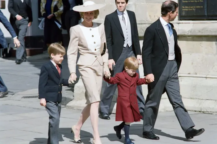 Framed Print : Prince Charles, the Prince of Wales with Princess Diana and their sons Prince William Framed Print : Prince Charles, the Prince of Wales with Princess Diana and their sons Prince William