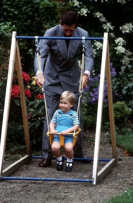 Framed Print : Prince Charles with Prince William on his 2nd birthday June 1984 Framed Print : Prince Charles with Prince William on his 2nd birthday June 1984