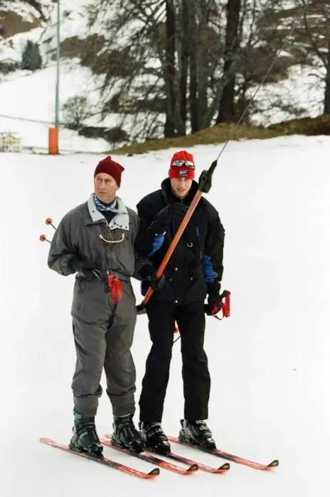 Framed Print : Prince Charles and Prince William on the ski slopes of Klosters. January 1998 Framed Print : Prince Charles and Prince William on the ski slopes of Klosters. January 1998