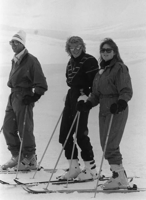 Framed Print : Prince Charles, Princess Diana & Duchess of York on their skiing holiday in Klosters