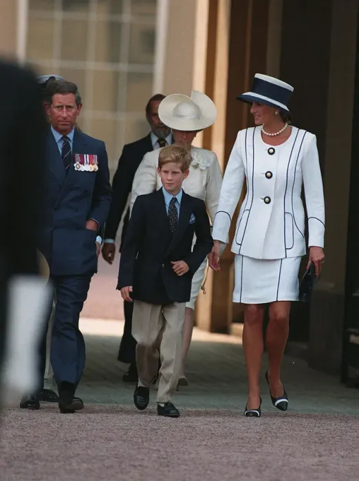 Framed Print : Prince Charles and Princess Diana with their son Prince Harry Framed Print : Prince Charles and Princess Diana with their son Prince Harry