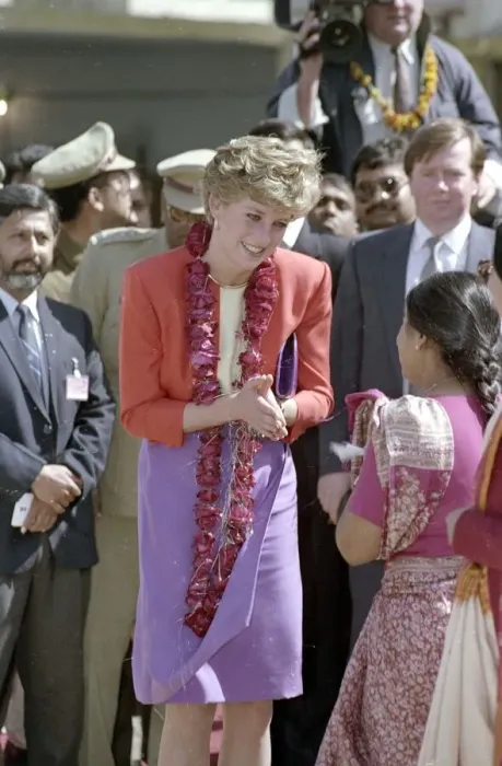 Framed Print : Prince Charles and Princess Diana visit India between 10th and 15th February 1992