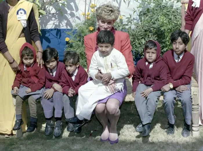 Framed Print : Prince Charles and Princess Diana visit India between 10th and 15th February 1992