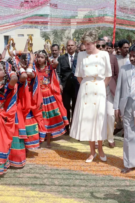 Framed Print : Prince Charles and Princess Diana visit India in February 1992