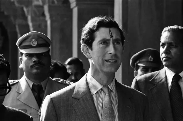 Framed Print : Prince Charles visits the historical Fatehpur Sikri near Agra, India. 29th November 1980 Framed Print : Prince Charles visits the historical Fatehpur Sikri near Agra, India. 29th November 1980