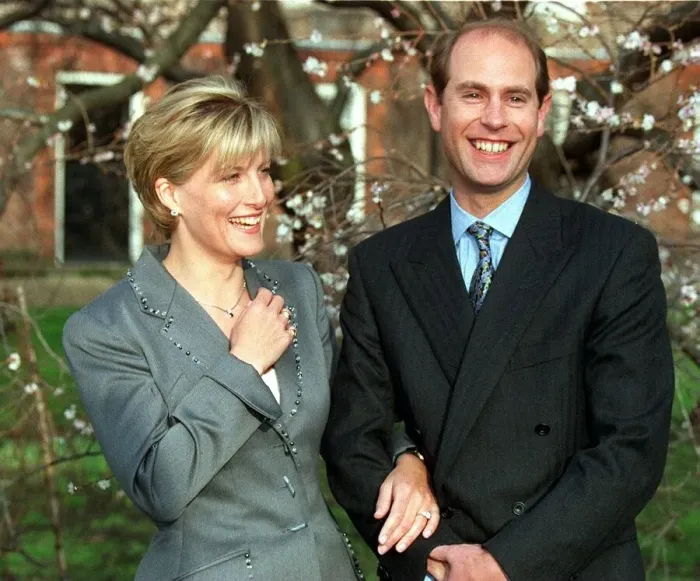 Framed Print : Prince Edward and Sophie Rhys Jones announce their engagement at St James Palace Framed Print : Prince Edward and Sophie Rhys Jones announce their engagement at St James Palace