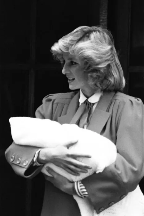 Framed Print : Prince Harry leaves St Marys Hospital, London, after birth previous day Framed Print : Prince Harry leaves St Marys Hospital, London, after birth previous day