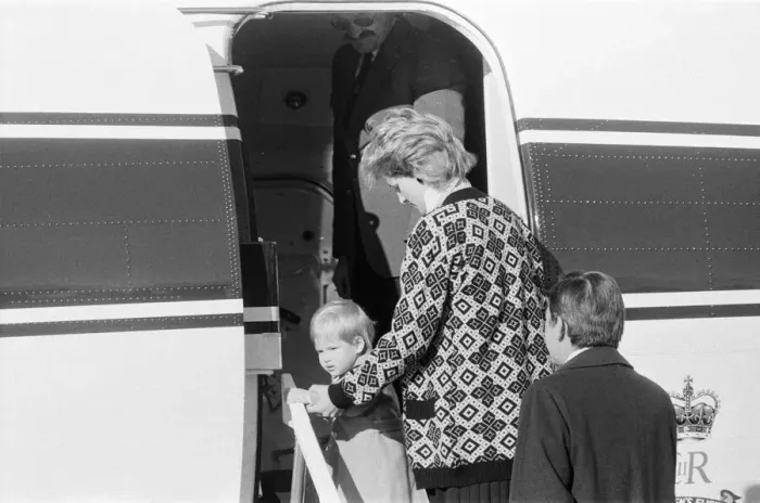 Framed Print : Prince Harry and his mother Princess Diana, arrive at Heathrow Airport, London Framed Print : Prince Harry and his mother Princess Diana, arrive at Heathrow Airport, London