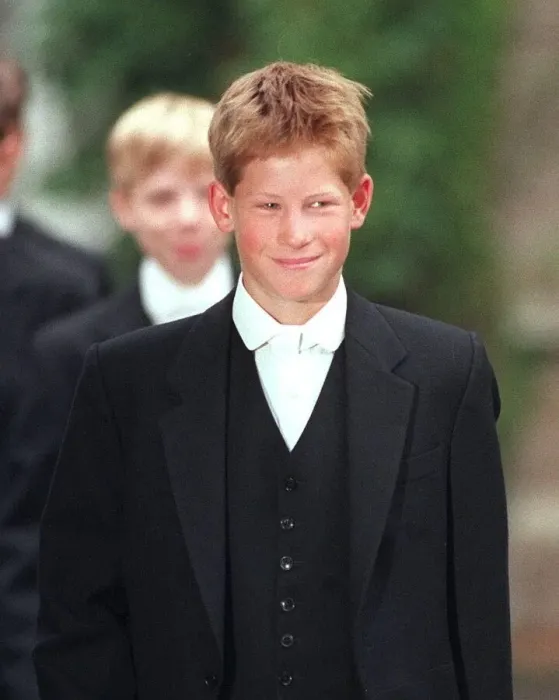 Framed Print : PRINCE HARRY STARTS AT ETON, SMILING WEARING COAT TAILS - SEPTEMBER 1998 Framed Print : PRINCE HARRY STARTS AT ETON, SMILING WEARING COAT TAILS - SEPTEMBER 1998