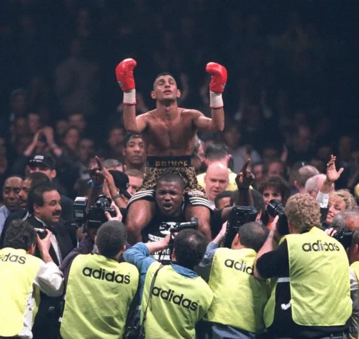Framed Print : Prince Naseem Hamed Boxing Looks To The Heavens After Winning The Ibf Featherweight Title Framed Print : Prince Naseem Hamed Boxing Looks To The Heavens After Winning The Ibf Featherweight Title