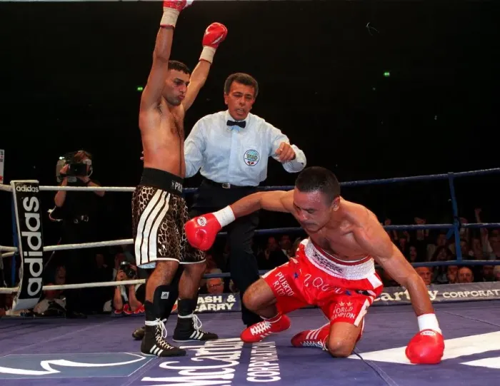 Framed Print : Prince Naseem Hamed v Wilfredo Vasquez April 1998 Prince Naseem Hamed boxer knocks Framed Print : Prince Naseem Hamed v Wilfredo Vasquez April 1998 Prince Naseem Hamed boxer knocks