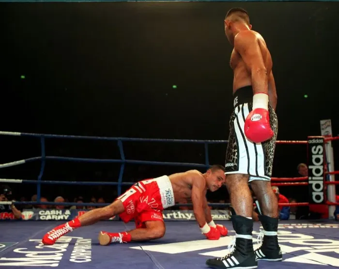 Framed Print : Prince Naseem Hamed v Wilfredo Vasquez April 1998 Prince Naseem Hamed boxer knocks
