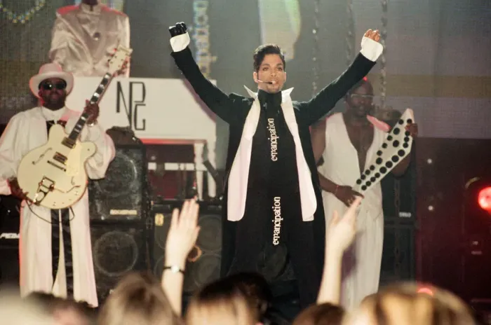 Framed Print : Prince performing at The Brit Music Awards at Earls Court. 24th February 1997 Framed Print : Prince performing at The Brit Music Awards at Earls Court. 24th February 1997