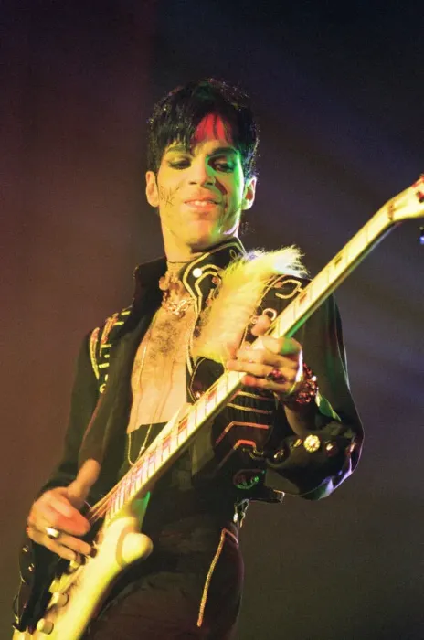 Framed Print : Prince performing at the NEC during his Ultimate Live Experience tour. 19th March 1995
