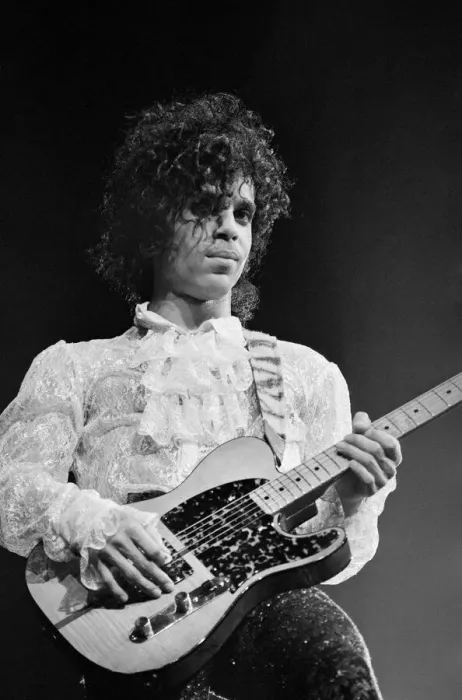 Framed Print : Prince performing on stage at the Joe Louis Arena, Chicago 11th November 1984 Framed Print : Prince performing on stage at the Joe Louis Arena, Chicago 11th November 1984