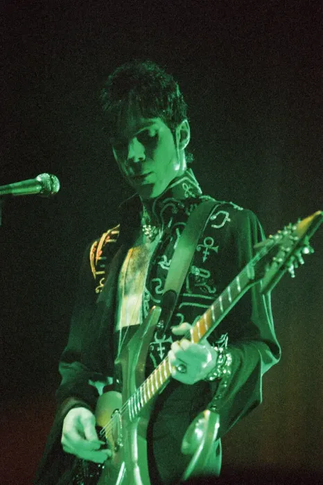 Framed Print : Prince performing on stage during his Ultimate Live Experience Tour Framed Print : Prince performing on stage during his Ultimate Live Experience Tour