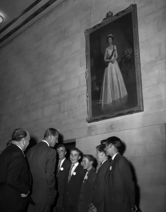 Framed Print : Prince Philip, Duke of Edinburgh at Council House, Bristol. 29th October 1959 Framed Print : Prince Philip, Duke of Edinburgh at Council House, Bristol. 29th October 1959