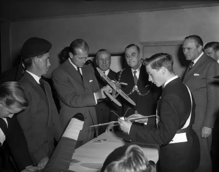 Framed Print : Prince Philip, Duke of Edinburgh at Lockleaze School, Bristol. 29th October 1959 Framed Print : Prince Philip, Duke of Edinburgh at Lockleaze School, Bristol. 29th October 1959
