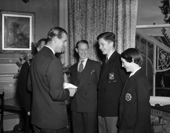 Framed Print : Prince Philip, Duke of Edinburgh at a pillar box presentation. 6th November 1953 Framed Print : Prince Philip, Duke of Edinburgh at a pillar box presentation. 6th November 1953