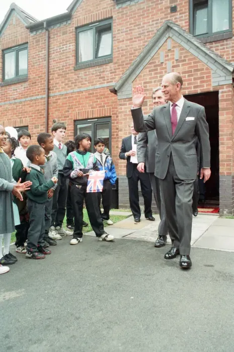 Framed Print : Prince Philip, Duke of Edinburgh tours the Century Drive housing development off Albert
