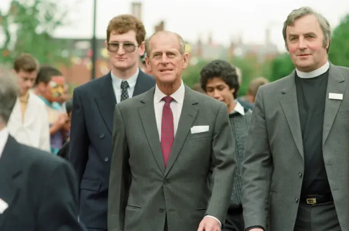 Framed Print : Prince Philip, Duke of Edinburgh tours the Century Drive housing development off Albert