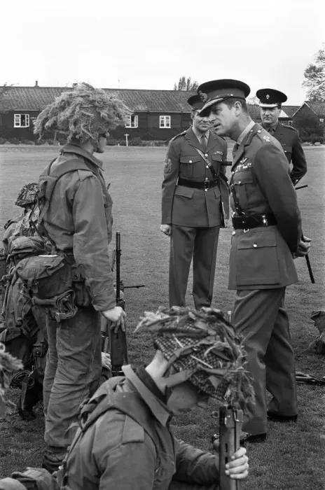 Framed Print : Prince Philip, Duke of Edinburgh, visiting the Infantry Junior Leaders Battalion at Park Framed Print : Prince Philip, Duke of Edinburgh, visiting the Infantry Junior Leaders Battalion at Park