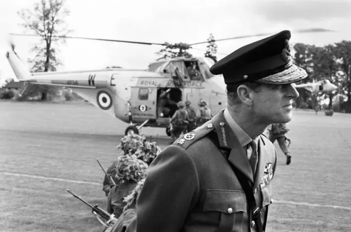 Framed Print : Prince Philip, Duke of Edinburgh, visiting the Infantry Junior Leaders Battalion at Park Framed Print : Prince Philip, Duke of Edinburgh, visiting the Infantry Junior Leaders Battalion at Park