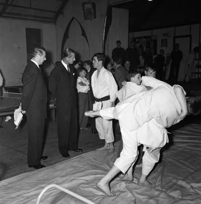 Framed Print : Prince Philip, Duke of Edinburgh visits boys clubs in North Kensington and Notting Hill Framed Print : Prince Philip, Duke of Edinburgh visits boys clubs in North Kensington and Notting Hill