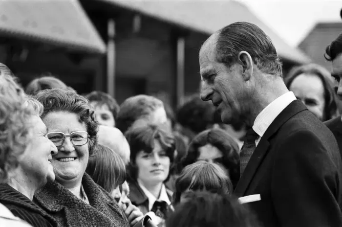 Framed Print : Prince Philip, Duke of Edinburgh visits the Church Hill Estate, Redditch. 4th May 1978