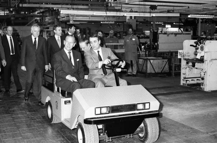 Framed Print : Prince Philip, Duke of Edinburgh visits the Jaguar assembly plant at Browns Lane Framed Print : Prince Philip, Duke of Edinburgh visits the Jaguar assembly plant at Browns Lane