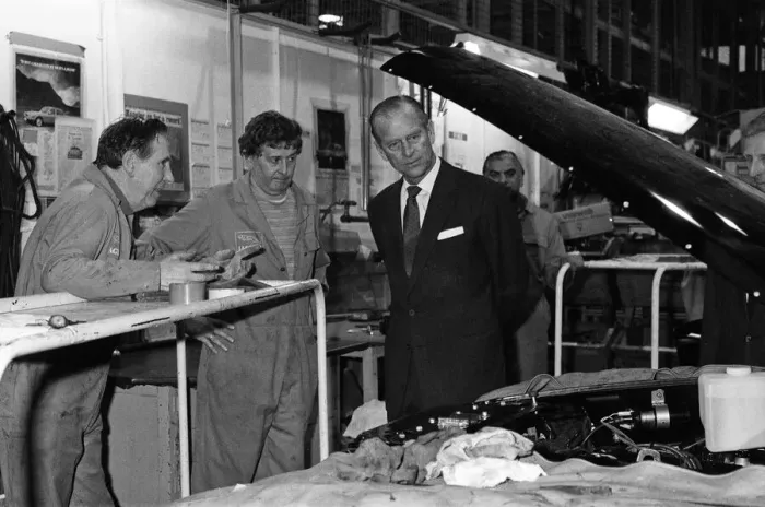 Framed Print : Prince Philip, Duke of Edinburgh visits the Jaguar assembly plant at Browns Lane Framed Print : Prince Philip, Duke of Edinburgh visits the Jaguar assembly plant at Browns Lane