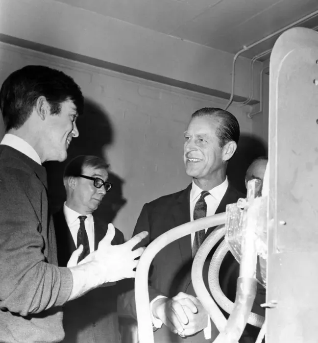 Framed Print : Prince Philip, Duke of Edinburgh visits Salford University, where he is Chancellor Framed Print : Prince Philip, Duke of Edinburgh visits Salford University, where he is Chancellor