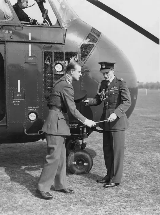 Framed Print : Prince Philip, Duke of Edinburgh, visits the Welsh guards training centre at Pirbright
