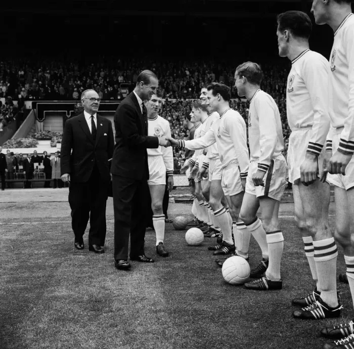 Framed Print : Prince Philip meets Leicester City Team 25th May 1963 before the FA Cup Final against