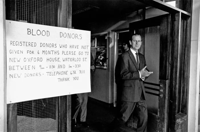 Framed Print : Prince Philip visits bombed pubs and victims in Birmingham Hospital. 25th November 1974