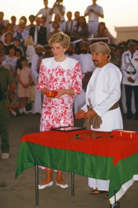 Framed Print : Prince and Princess of Wales, Middle East Tour November 1986 Framed Print : Prince and Princess of Wales, Middle East Tour November 1986