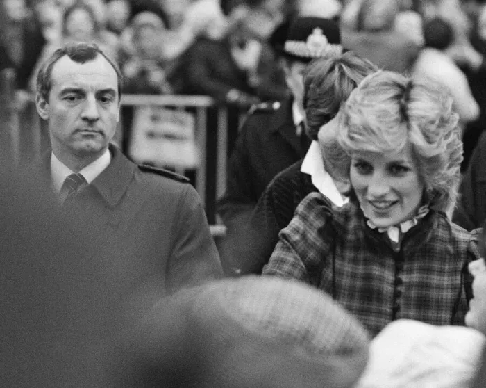 Framed Print : The Prince and Princess of Wales visit Mid Glamorgan in Wales Framed Print : The Prince and Princess of Wales visit Mid Glamorgan in Wales