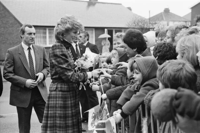 Framed Print : The Prince and Princess of Wales visit Mid Glamorgan in Wales Framed Print : The Prince and Princess of Wales visit Mid Glamorgan in Wales