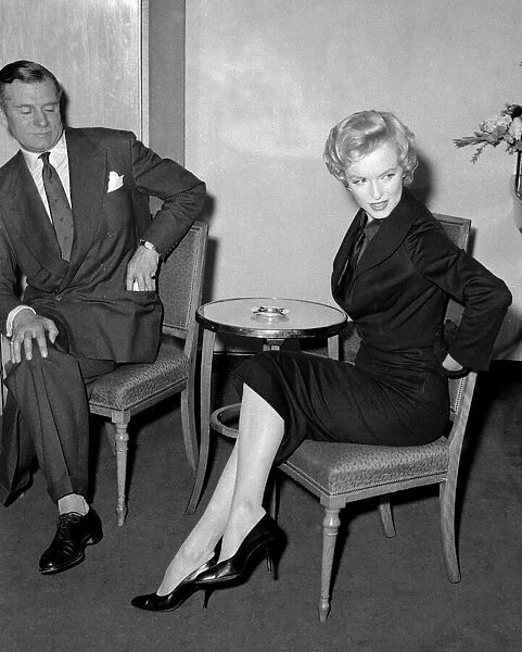 The Prince and the Showgirl. Marylin Monroe and Laurence Olivier at a publicity