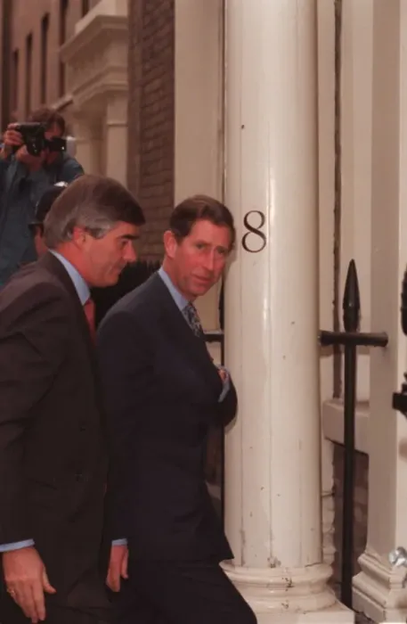 Framed Print : PRINCE OF WALES ARRIVING AT THE 1995 HYDRO AWARDS IN LONDON - 22 / 11 / 1995 Framed Print : PRINCE OF WALES ARRIVING AT THE 1995 HYDRO AWARDS IN LONDON - 22 / 11 / 1995