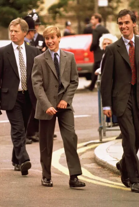 Framed Print : Prince William on his first day at Eton school with his new housemaster Andrew Gailey Framed Print : Prince William on his first day at Eton school with his new housemaster Andrew Gailey