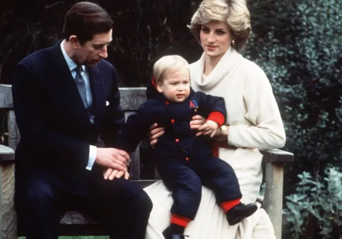 Framed Print : Prince William, with his parents Prince Charles and Princess Diana