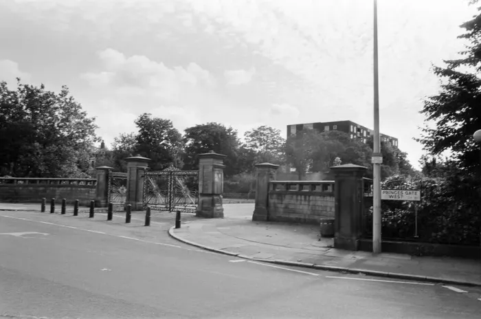 Framed Print : Princes Park in Toxteth, Liverpool, Merseyside, 26th August 1988