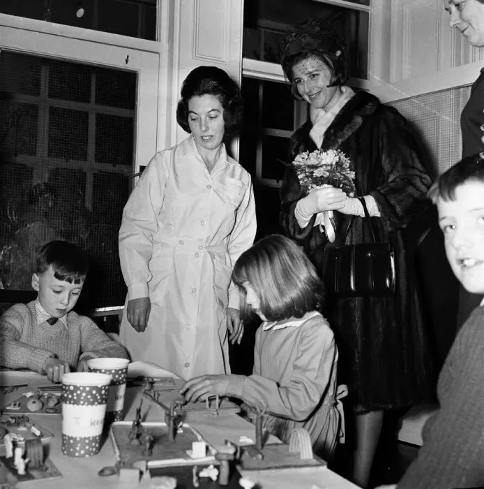 Framed Print : Princess Alexandra of Kent visits the Glendhu Childrens Hostel, Belfast Framed Print : Princess Alexandra of Kent visits the Glendhu Childrens Hostel, Belfast