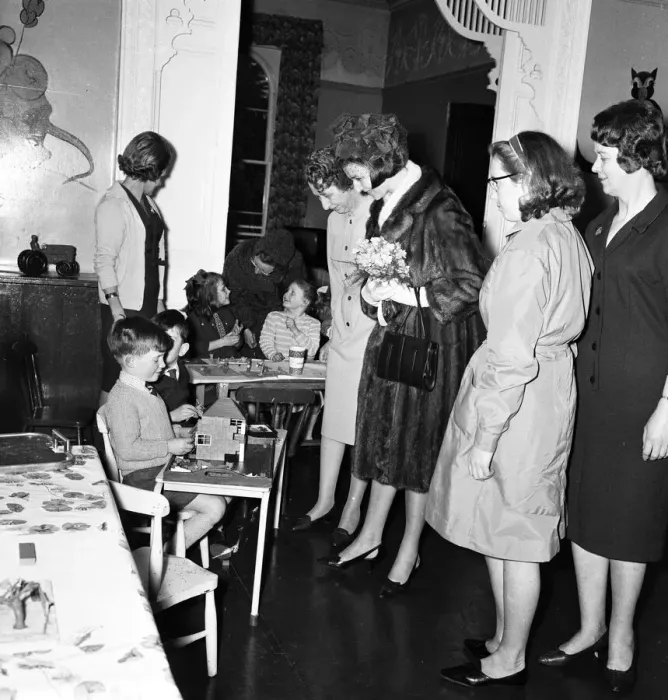 Framed Print : Princess Alexandra of Kent visits the Glendhu Childrens Hostel, Belfast