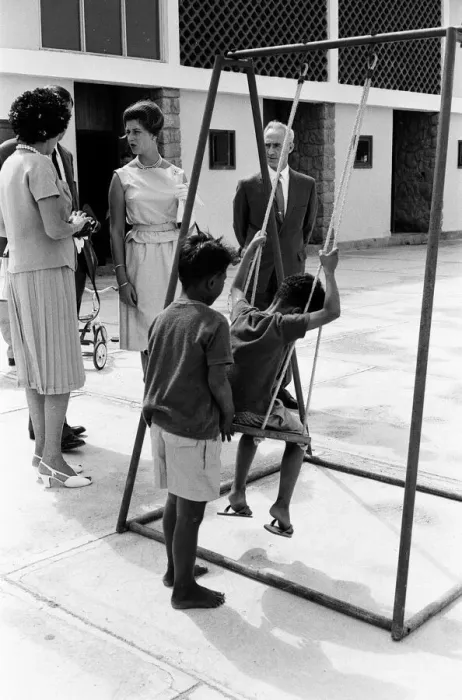 Framed Print : Princess Alexandra of Kent visits the Reilly Centre for the Blind in Aden, Yemen Framed Print : Princess Alexandra of Kent visits the Reilly Centre for the Blind in Aden, Yemen