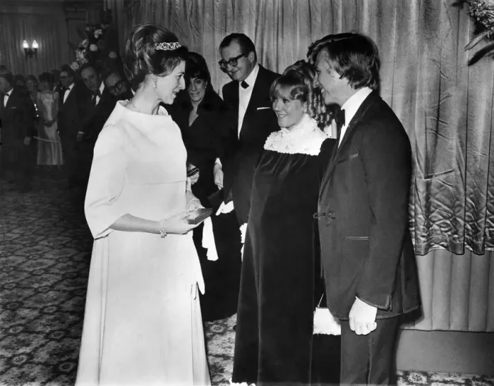Framed Print : Princess Alexandra meets co-stars Tommy Steele and Julia Foster at the premiere of Framed Print : Princess Alexandra meets co-stars Tommy Steele and Julia Foster at the premiere of