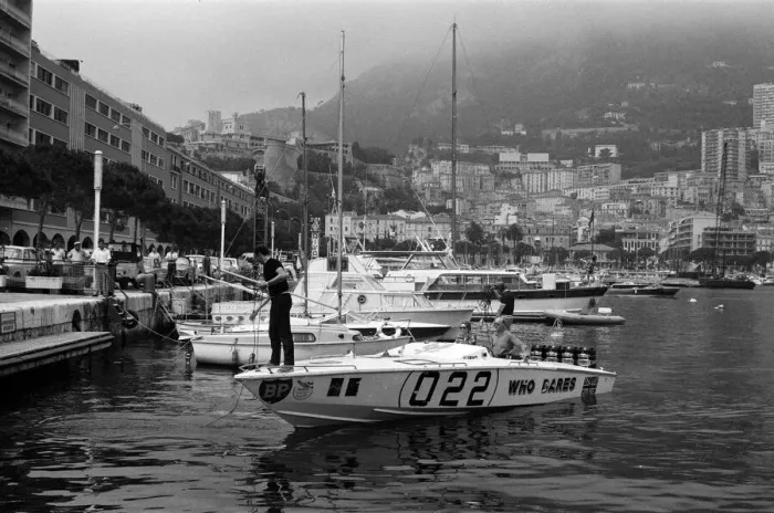 Framed Print : Princess Anne driving a speed boat called Who Dares around Monte Carlo Bay alongside