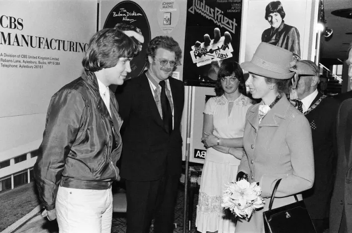 Framed Print : Princess Anne visits Aylesbury, Buckinghamshire. The Princess meets Eurovision Song Framed Print : Princess Anne visits Aylesbury, Buckinghamshire. The Princess meets Eurovision Song
